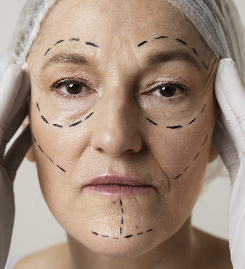 Foto 6.mujer-vista-frontal-rastros-marcador-cara